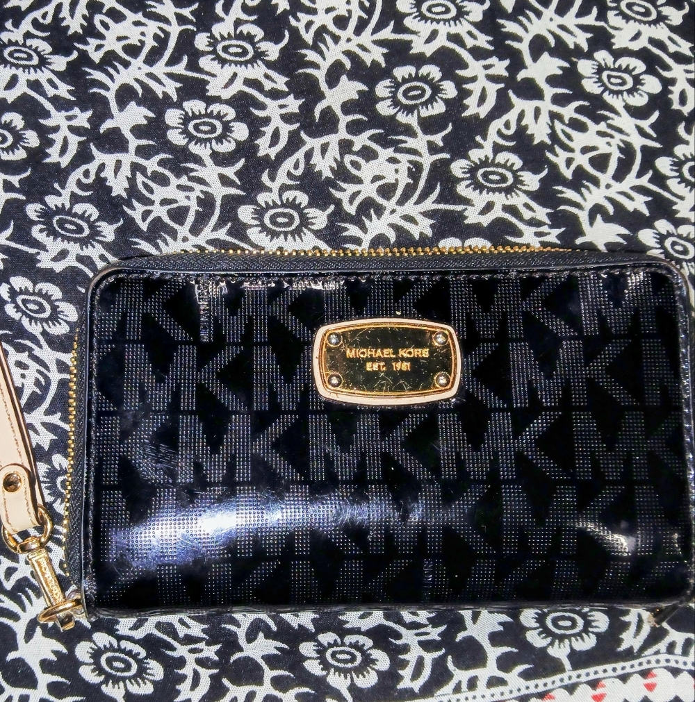 Michael Kors Black and Gold Wristlet